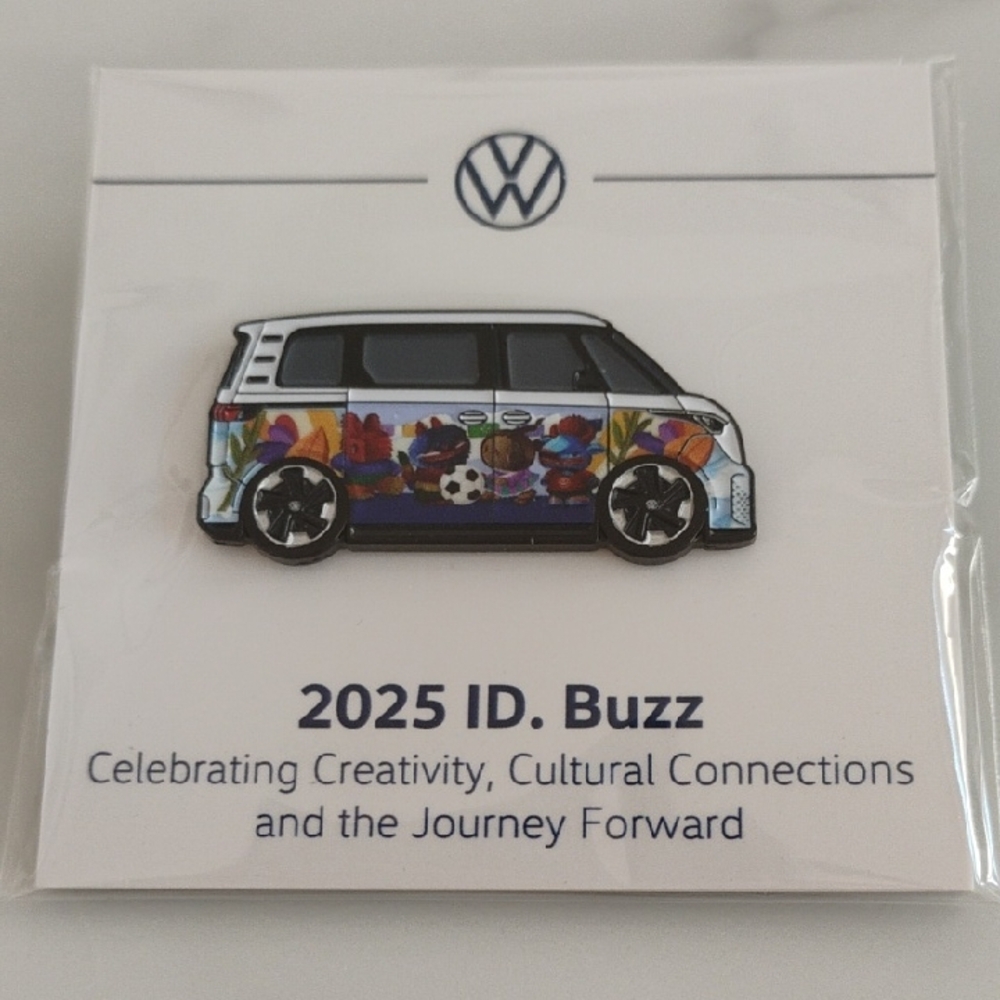 ID. Buzz Collectible Pin - Multicolor